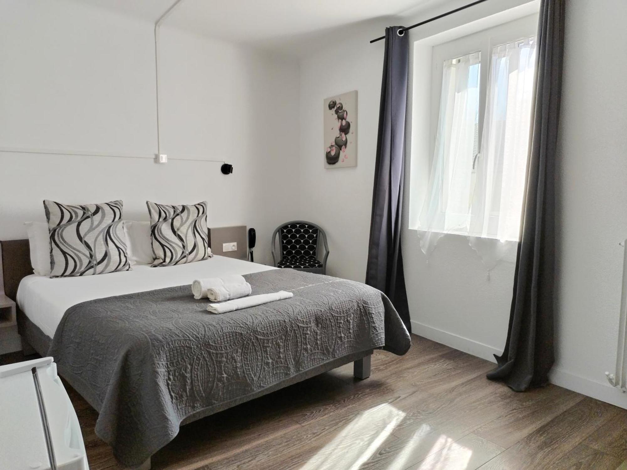 Hotel La Bastide d'Entraigues Extérieur photo