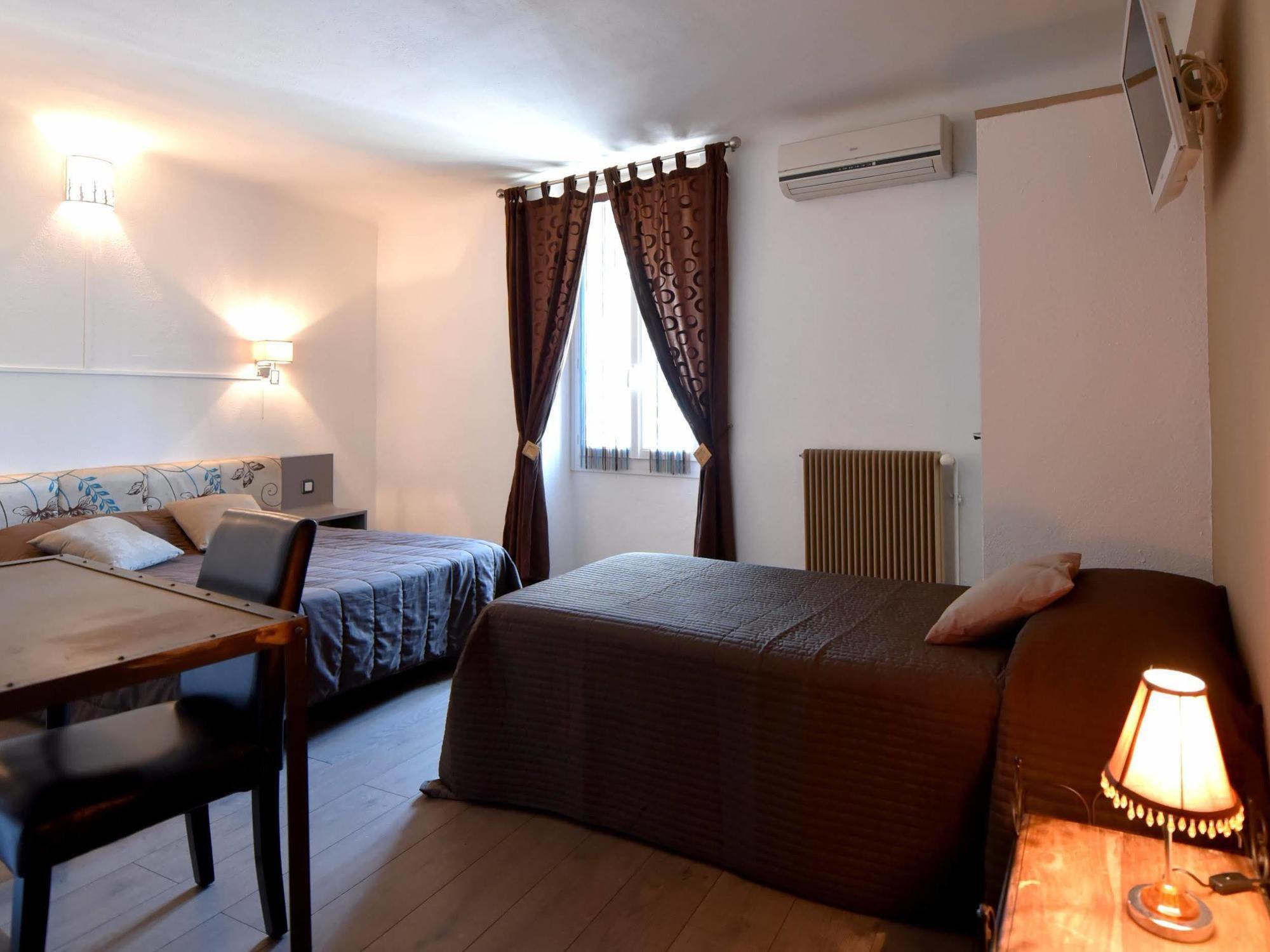 Hotel La Bastide d'Entraigues Extérieur photo